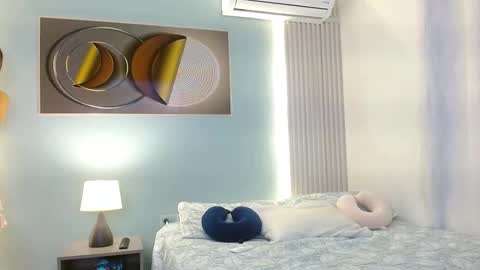 Hello we are Jesse and Dante. online show from November 13, 4:33 am