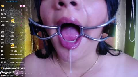   online show from December 9, 11:24 pm