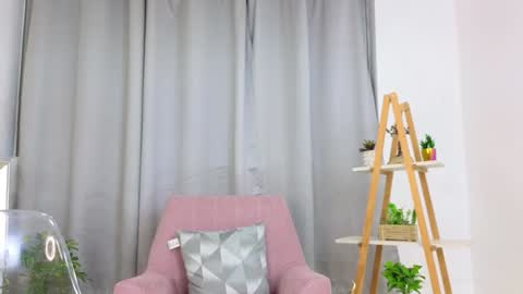 Snapshot of jessey_adams chatting on December 28, 1:39 am bella adams online show from December 28, 1:39 am