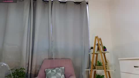 Snapshot of jessey_adams chatting on February 18, 9:20 pm bella adams online show from February 18, 9:20 pm