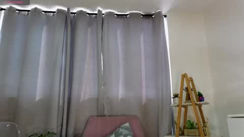 Snapshot of jessey_adams chatting on February 19, 9:36 pm bella adams online show from February 19, 9:36 pm