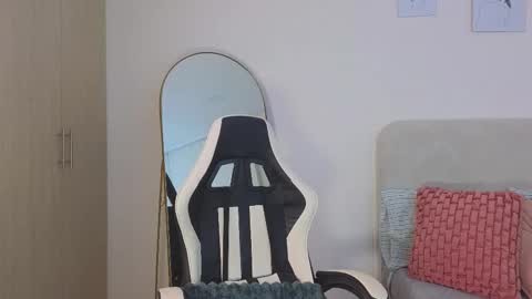 bella  adams online show from February 15, 12:36 pm