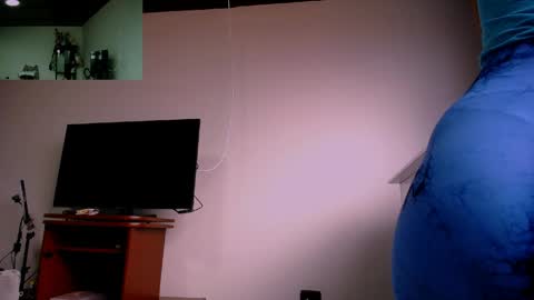 Yessik Rodriguez online show from March 17, 6:11 pm