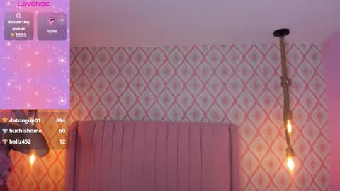 Snapshot of jessi_jones1 chatting on February 3, 6:40 am J E S S I online show from February 3, 6:40 am