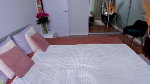 Snapshot of jessica_gill chatting on September 9, 6:24 am Jessica online show from September 9, 6:24 am