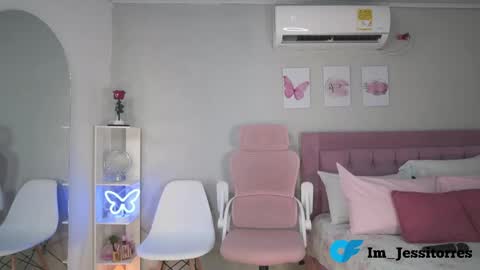 Snapshot of jessica_tom_ chatting on May 14, 1:07 pm Jessica online show from May 14, 1:07 pm
