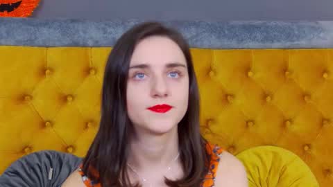 Jessica White online show from November 24, 5:07 am