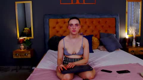 Jessica White online show from May 10, 4:06 am