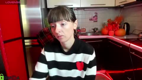 jessicaforris online show from October 4, 7:06 am