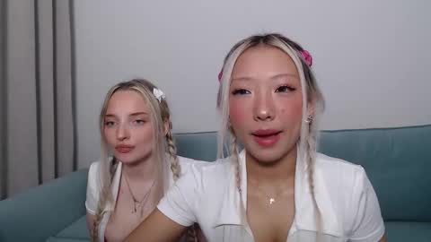 Snapshot of jessicahwinters chatting on November 20, 1:39 am Jessica online show from November 20, 1:39 am