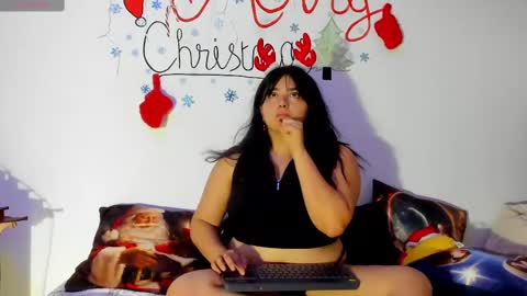 Snapshot of jessicared18 chatting on December 19, 4:45 am jessicared18 online show from December 19, 4:45 am