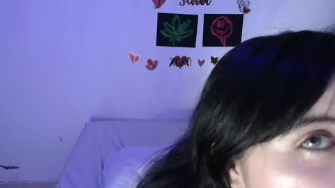 Snapshot of jessicared18 chatting on March 11, 4:43 am jessicared18 online show from March 11, 4:43 am