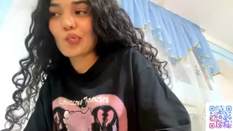 Snapshot of jessicaroad chatting on July 9, 7:12 am Elly online show from July 9, 7:12 am
