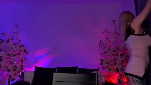 Snapshot of jessiccaburns chatting on December 26, 10:52 pm Gloria online show from December 26, 10:52 pm