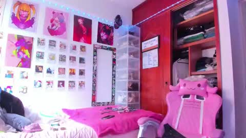 Your Sweet Angel online show from March 25, 7:31 pm