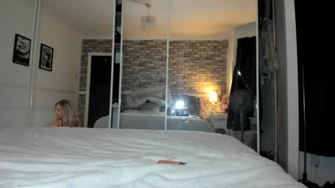 jessiebella0210_ online show from July 19, 10:57 pm