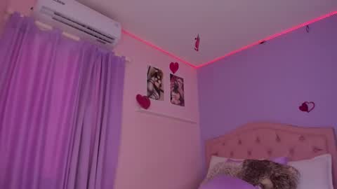 JessieTaylor1 online show from February 25, 9:13 pm