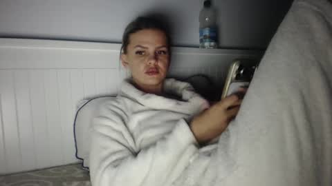 jessieryan online show from February 8, 4:49 am