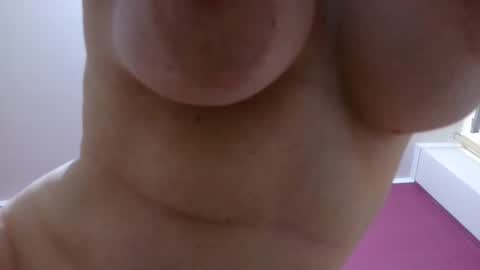 Snapshot of jessika97 chatting on January 8, 9:42 am jessika97 online show from January 8, 9:42 am