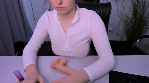 Snapshot of jessika_pur chatting on December 12, 2:04 am Jessi online show from December 12, 2:04 am