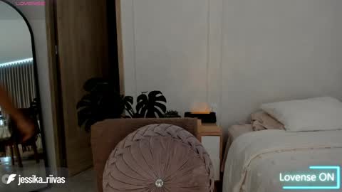    online show from March 8, 3:16 pm