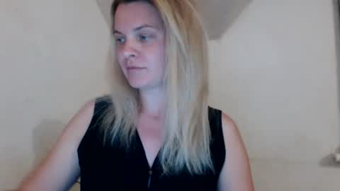 Snapshot of jessyangels chatting on June 15, 7:16 pm jessyangels online show from June 15, 7:16 pm