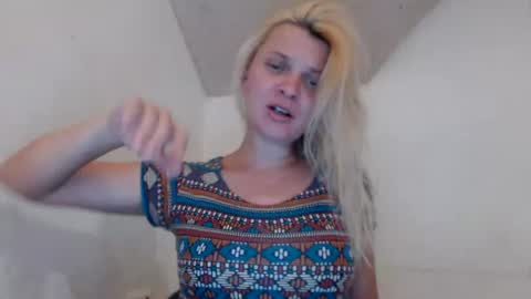 Snapshot of jessyangels chatting on July 26, 7:43 pm jessyangels online show from July 26, 7:43 pm