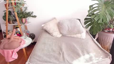 Snapshot of jessylu_ chatting on November 19, 7:47 pm JessyLu online show from November 19, 7:47 pm