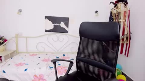 Snapshot of jessystarrr chatting on January 15, 4:00 pm Jessy online show from January 15, 4:00 pm