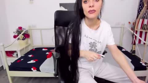 Snapshot of jessystarrr chatting on February 25, 10:50 pm Jessy online show from February 25, 10:50 pm