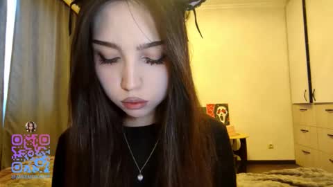 I am Gina ntmu Lets hit 10 Thumbs Up together online show from February 10, 8:51 am