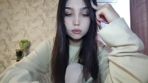 I am Gina ntmu Lets hit 10 Thumbs Up together online show from March 12, 5:46 am