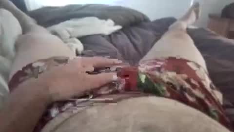 Snapshot of jettin36 chatting on October 27, 2:15 am Uncut thick 5 online show from October 27, 2:15 am