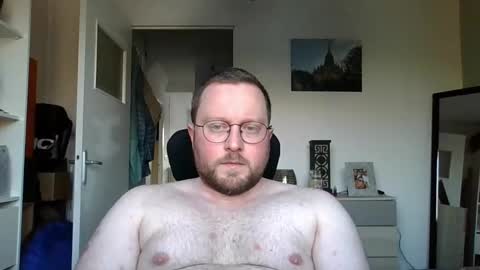 jeuneloup92 online show from February 25, 5:15 pm