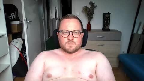 jeuneloup92 online show from September 9, 5:01 pm