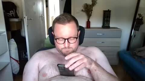 jeuneloup92 online show from October 8, 3:42 pm