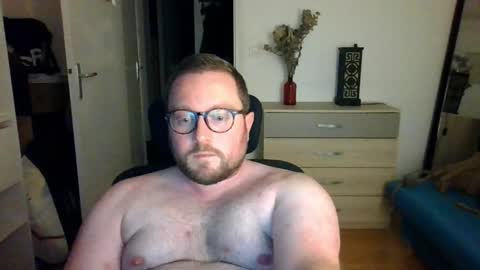 jeuneloup92 online show from November 13, 5:23 pm