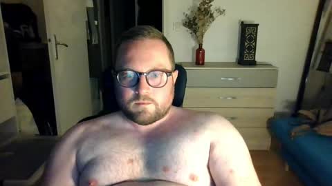 jeuneloup92 online show from April 27, 9:02 pm