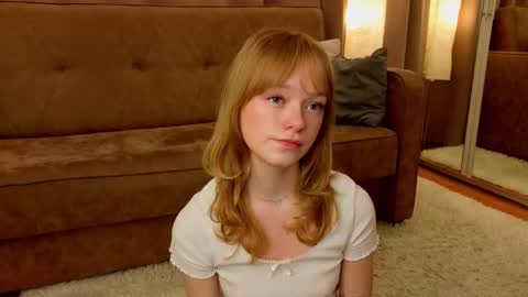 Gwen online show from December 18, 6:52 am