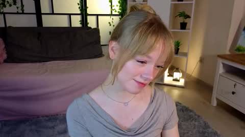 Gwen online show from February 28, 8:10 pm