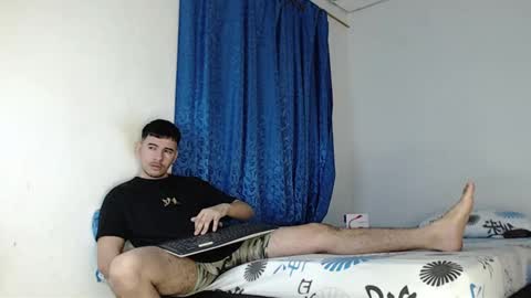 Snapshot of jeycob_happy97 chatting on December 6, 10:38 am Juan David online show from December 6, 10:38 am