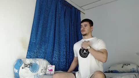 Snapshot of jeycob_happy97 chatting on February 4, 10:54 am Juan David online show from February 4, 10:54 am