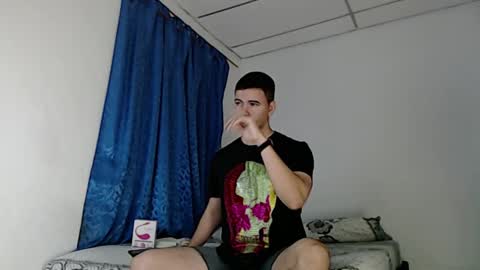 Snapshot of jeycob_happy97 chatting on March 8, 11:05 am Juan David online show from March 8, 11:05 am