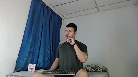 Snapshot of jeycob_happy97 chatting on March 10, 11:21 am Juan David online show from March 10, 11:21 am