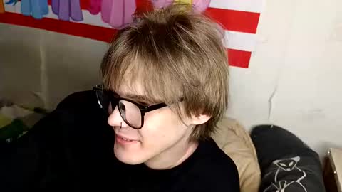 Snapshot of jeycob_ice chatting on February 25, 7:23 pm jeycob ice online show from February 25, 7:23 pm