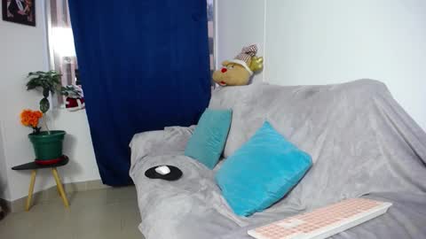 Camila online show from November 21, 10:47 am