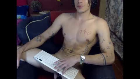 Snapshot of jffer_slhom chatting on October 11, 8:07 pm jffer_slhom online show from October 11, 8:07 pm