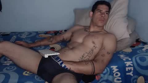 Snapshot of jffer_slhom chatting on February 23, 4:10 am jffer_slhom online show from February 23, 4:10 am