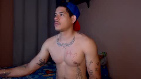 jffer_slhom online show from April 17, 10:57 pm