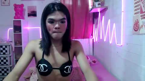 jhane1826 online show from May 2, 6:18 am